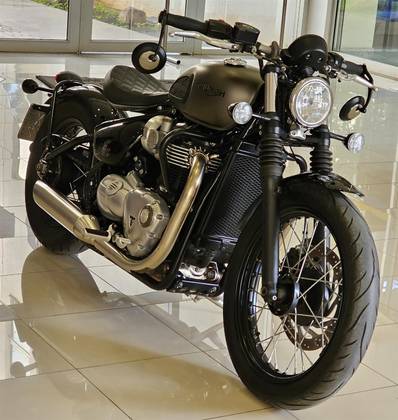 TRIUMPH BONNEVILLE BOBBER 1200 